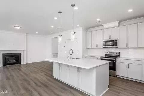 Kitchen - 491 Highview Dr #20, Benson, NC 27504 photo 2 of 5