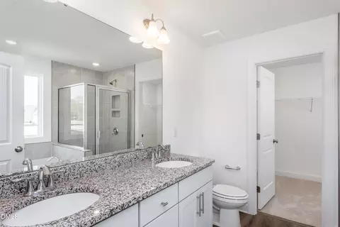 Bath - 491 Highview Dr #20, Benson, NC 27504 photo 2 of 4