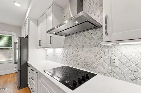 Kitchen - 511 Nc-54 Hwy, Durham, NC 27713 photo 5 of 6