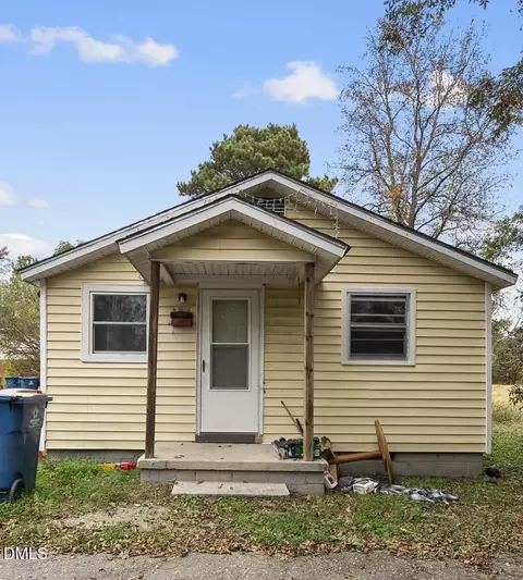 104 Short St, Dunn, NC 28334 photo 4