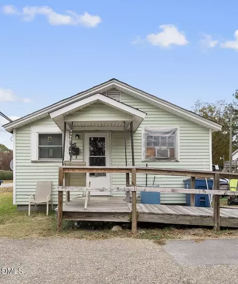 104 Short St, Dunn, NC 28334 photo 2