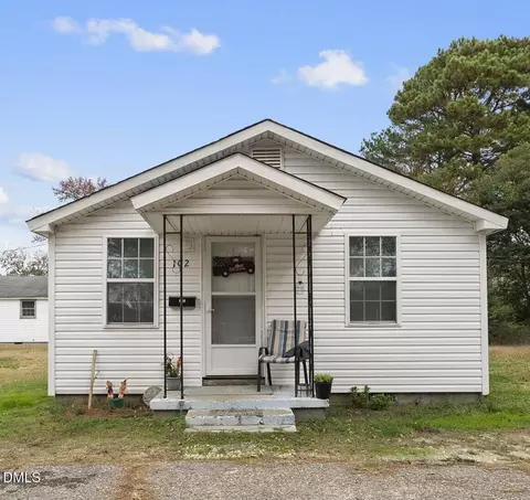 104 Short St, Dunn, NC 28334 photo 3