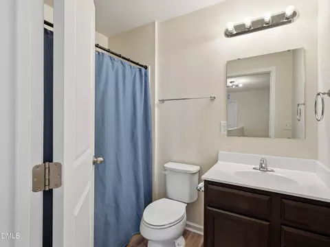 Bath - 234 Fieldspar Ln, Clayton, NC 27520 photo 3 of 4