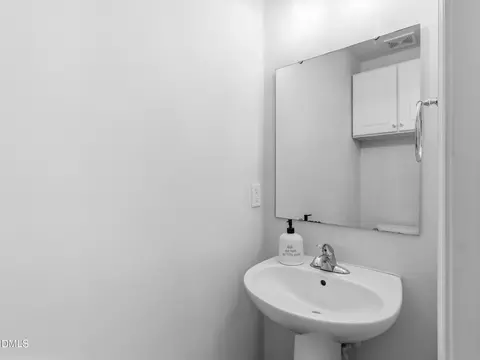 Bath - 234 Fieldspar Ln, Clayton, NC 27520 photo 4 of 4