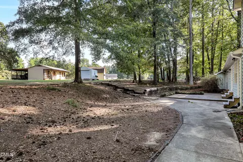Exterior - 8512 Pinefield Rd, Apex, NC 27523 photo 5 of 7