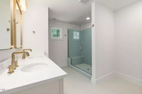 Bath - 600 Hemlock Ave, Durham, NC 27707 photo 1 of 4
