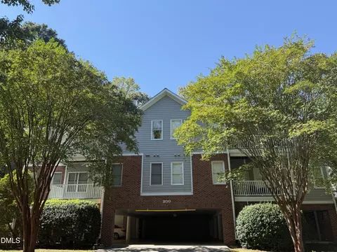 322 Lord Byron Ct, Cary, NC 27513