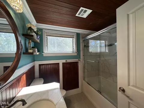 Bath - 730 E Southerland St, Wallace, NC 28466 photo 4 of 4