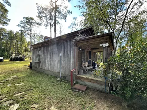 Exterior - 730 E Southerland St, Wallace, NC 28466 photo 13 of 16
