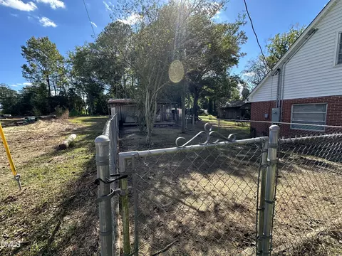 Exterior - 730 E Southerland St, Wallace, NC 28466 photo 6 of 16