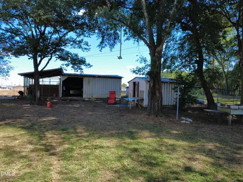 Exterior - 730 E Southerland St, Wallace, NC 28466 photo 3 of 16