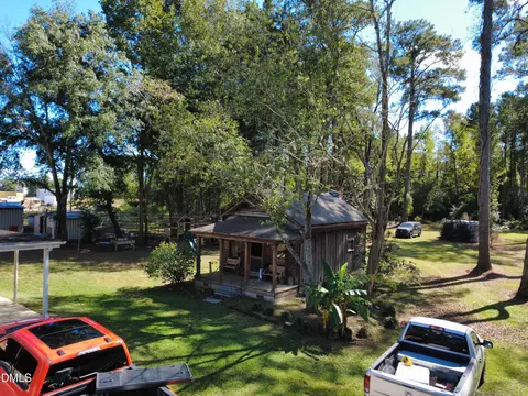 Exterior - 730 E Southerland St, Wallace, NC 28466 photo 7 of 16