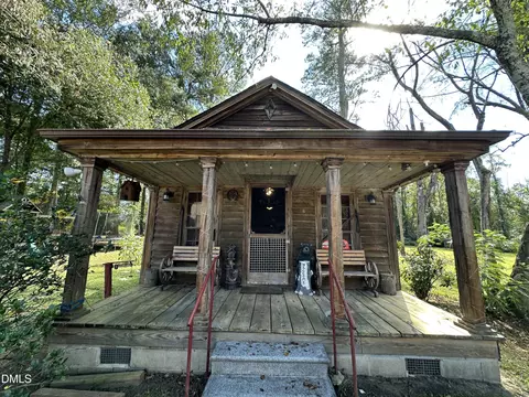 Exterior - 730 E Southerland St, Wallace, NC 28466 photo 11 of 16