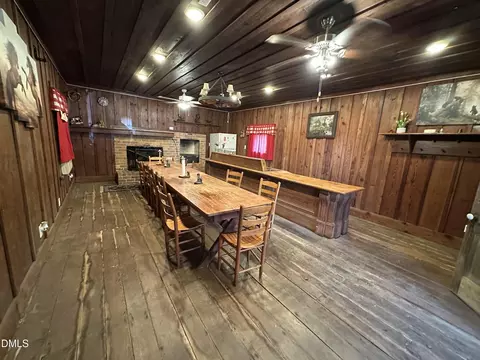 Dining - 730 E Southerland St, Wallace, NC 28466 photo 3 of 6