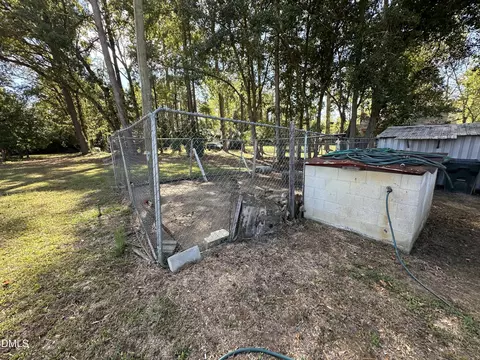 Exterior - 730 E Southerland St, Wallace, NC 28466 photo 5 of 16