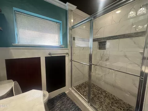Bath - 730 E Southerland St, Wallace, NC 28466 photo 2 of 4