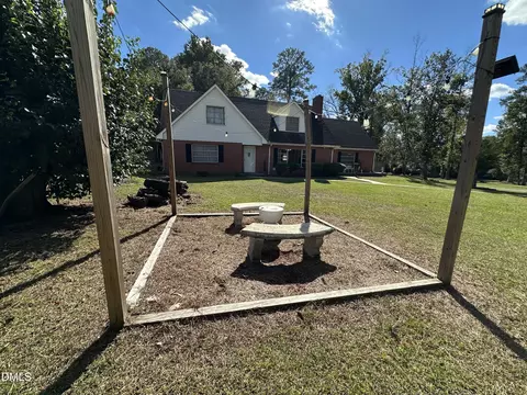 Exterior - 730 E Southerland St, Wallace, NC 28466 photo 15 of 16