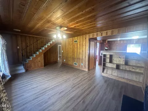 Living - 730 E Southerland St, Wallace, NC 28466 photo 3 of 8