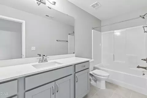 Bath - 988 Gateway Commons Cir, Wake Forest, NC 27587 photo 2 of 4