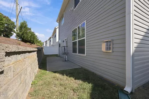 Exterior - 2170 Campbell Loop, Burlington, NC 27215 photo 4 of 7