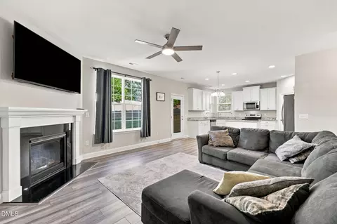 Living - 2170 Campbell Loop, Burlington, NC 27215 photo 3 of 3
