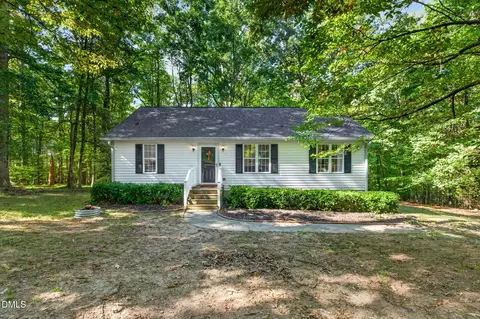 193 Bridges Ln, Youngsville, NC 27596