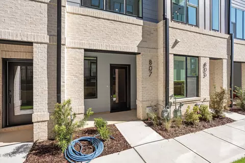 807 Niantic St, Cary, NC 27511