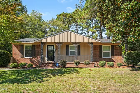 3914 Coventry Rd, Fayetteville, NC 28304