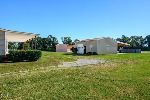 Exterior - 4144 Suttontown Rd, Faison, NC 28341 photo 2 of 3