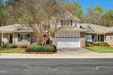 161 Lake Park Cir, Smithfield, NC 27577