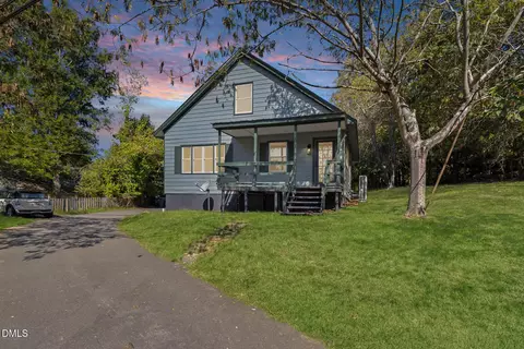 530 W King St, Hillsborough, NC 27278