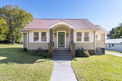 303 W Hl Ave S, Hillsborough, NC 27278