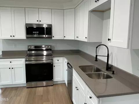Kitchen - 506 Crump St, Smithfield, NC 27577 photo 3 of 6