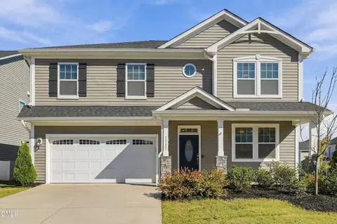 1202 Briar Gate Dr, Holly Springs, NC 27540