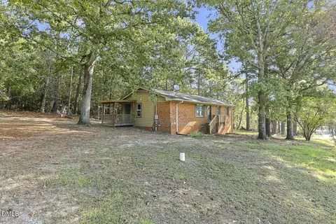 468 Jackson Rd, Fuquay Varina, NC 27526