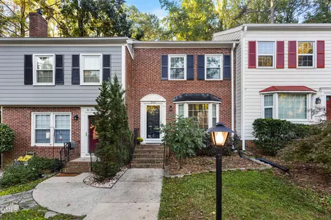 203 Barbary Ct, Cary, NC 27511