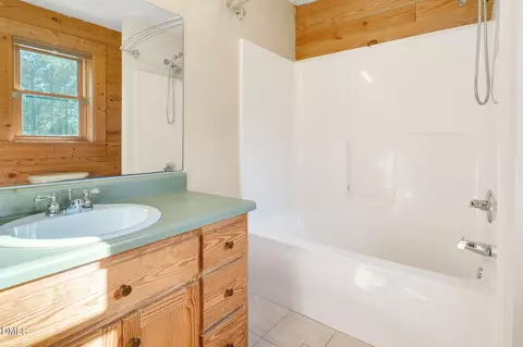Bath - 1086 Hicks Rd, Broadway, NC 27505 photo 2 of 4