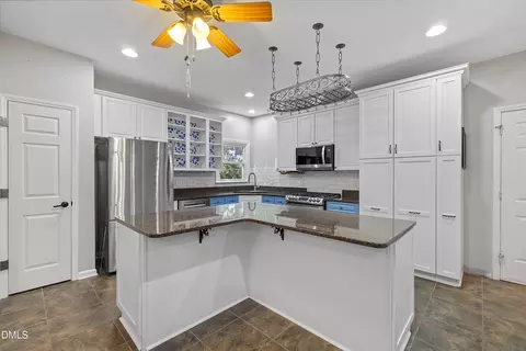 Kitchen - 209 Mcnaughton Ct, Garner, NC 27529 photo 4 of 5