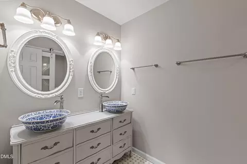 Bath - 209 Mcnaughton Ct, Garner, NC 27529 photo 5 of 6