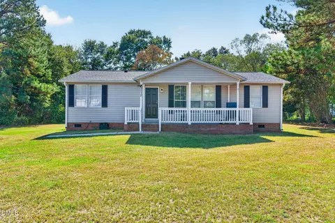 8512 Wayfair Ct, Fuquay Varina, NC 27526