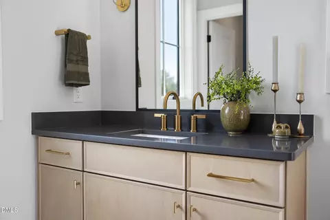 Bath - 3412 Makers Cir, Raleigh, NC 27612 photo 9 of 9