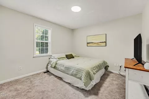 Bedroom - 6100 Willow Crest Ln, Willow Spring, NC 27592 photo 4 of 7