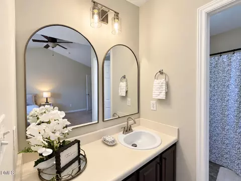 Bath - 6100 Willow Crest Ln, Willow Spring, NC 27592 photo 1 of 4