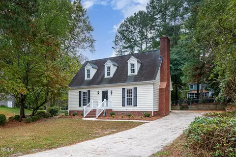 615 Stratford Dr, Zebulon, NC 27597