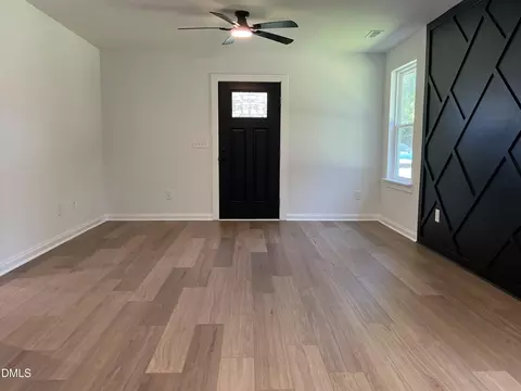 Living - 520 Crump St, Smithfield, NC 27577 photo 3 of 4