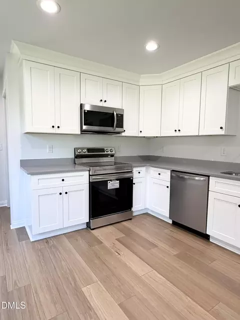 Kitchen - 520 Crump St, Smithfield, NC 27577 photo 2 of 4