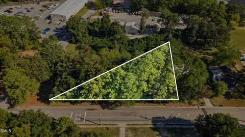 1319 Camden Rd, Fayetteville, NC 28306