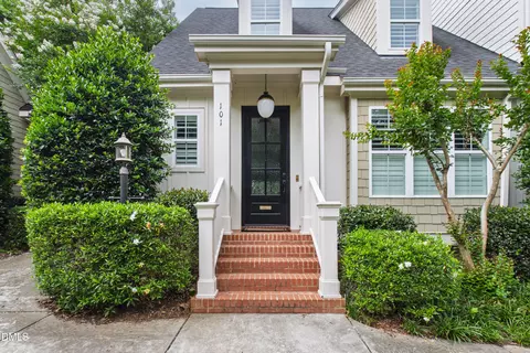 2741 Oberlin Rd #101, Raleigh, NC 27608