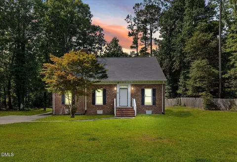 1300 Tobacco Barn Rd, Fuquay Varina, NC 27526