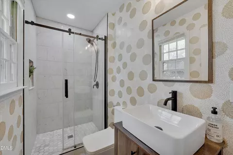Bath - 4008 Casa St, Durham, NC 27704 photo 1 of 3